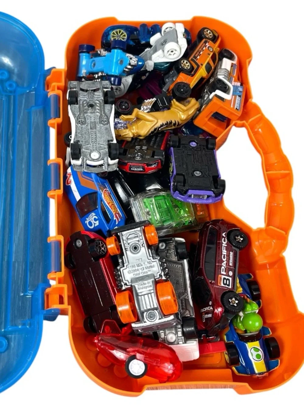 Blue Carrying Case with Hot Wheels Bundle